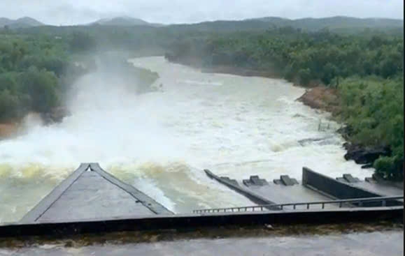 Hồ thủy lợi lớn nhất ở Nghệ An sẽ xả nước từ 15 giờ chiều nay